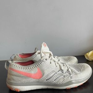 Nike free run size 8 fits like 7.5/8